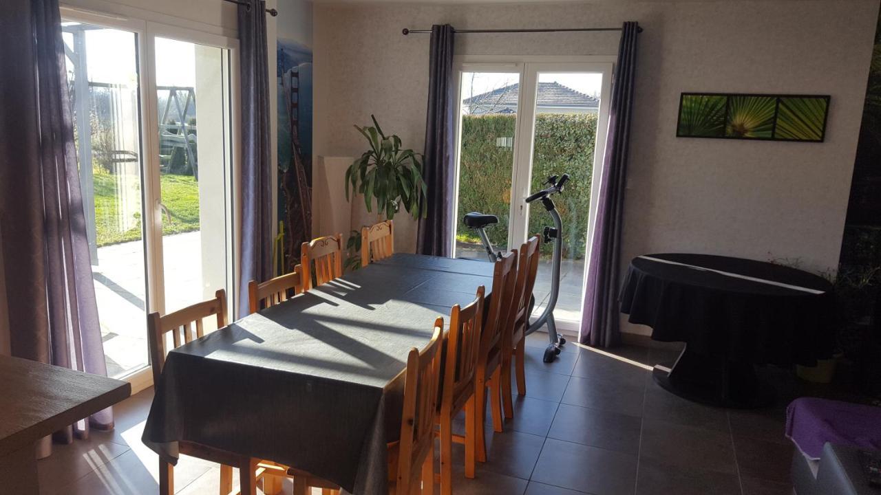 1 Chambre Privative Avec Bureau Et Cuisine Dans Maison 105 M2 Montfaucon Montfaucon  Экстерьер фото